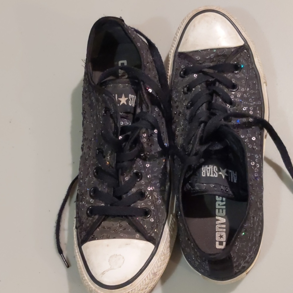 Converse size 6